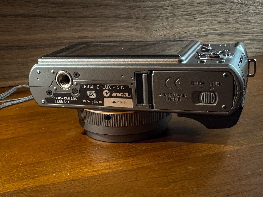 美品ライカ、「D-LUX 4」　チタンカラーの限定モデル