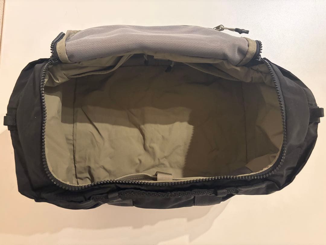 Topology Summit Duffle Small ブラック