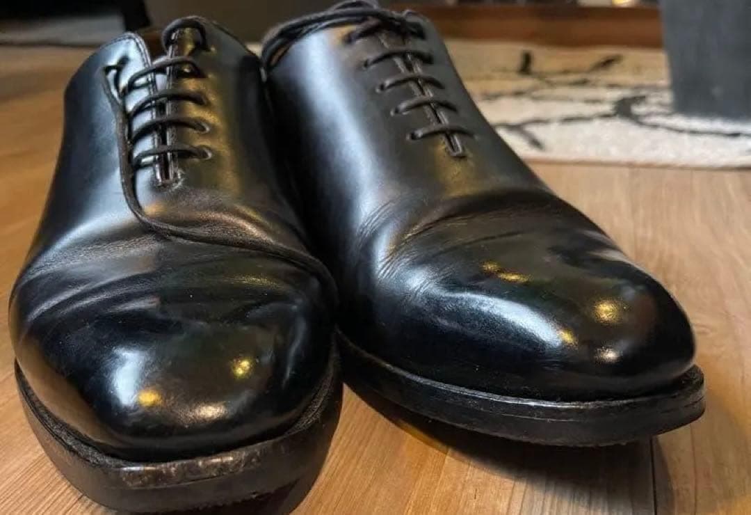 YANKO ブラック ドレスシューズ ホールカット 革靴