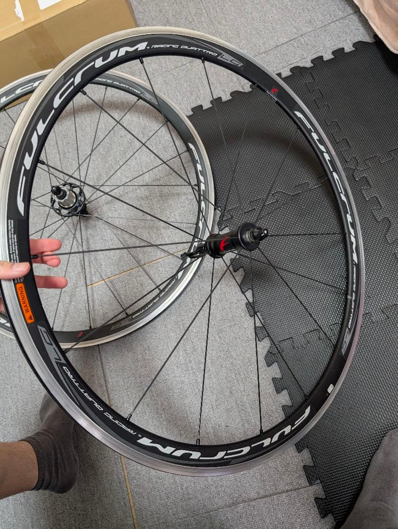 中古美品　フルクラム　レーシングクアトロLG　RACING　QUATTRO　LG