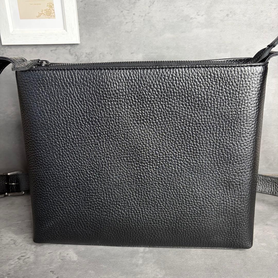 【極美品】Hush Tug レザー ショルダーバッグ 斜め掛け マチあり 大容量