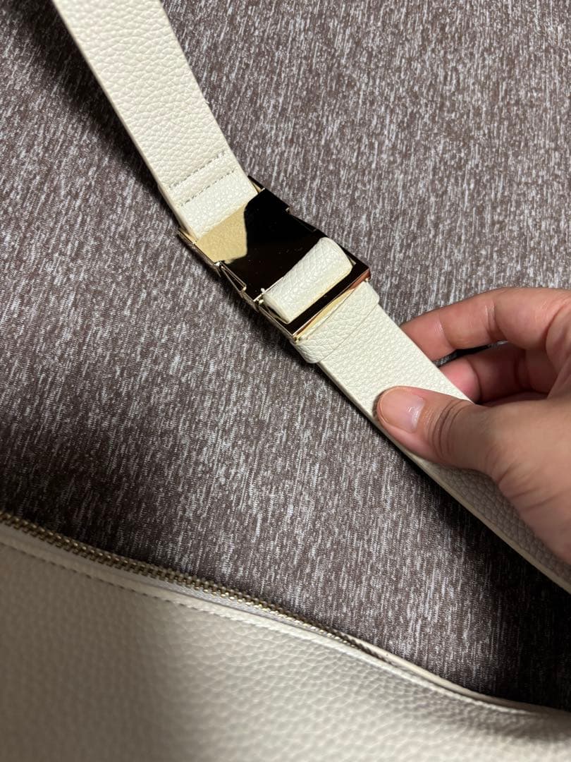 ★期間限定サマーセール価格★リヴドロワ カーブボディバック ホワイト