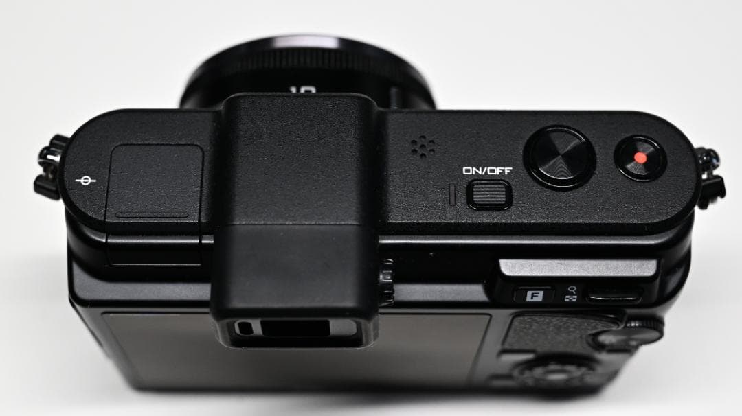 Nikon 1 V1 と 単焦点レンズ10mm f/2.8