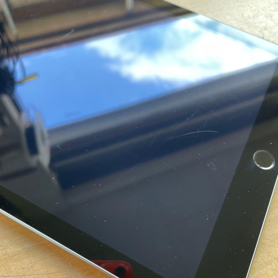 iPad 第5世代　スペースグレイ　32GB SIMフリー　A1823