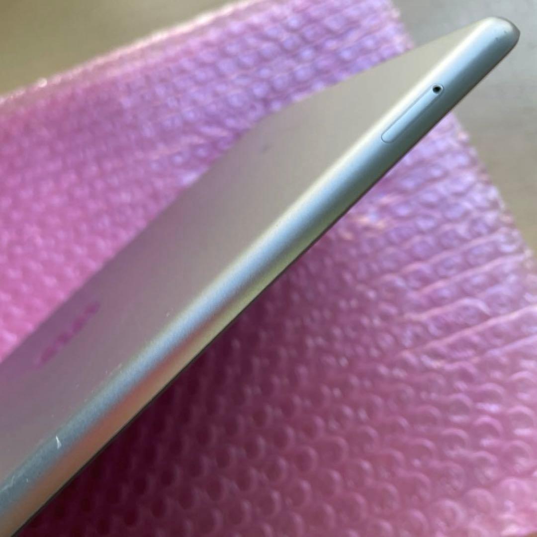 iPad 第5世代　スペースグレイ　32GB SIMフリー　A1823