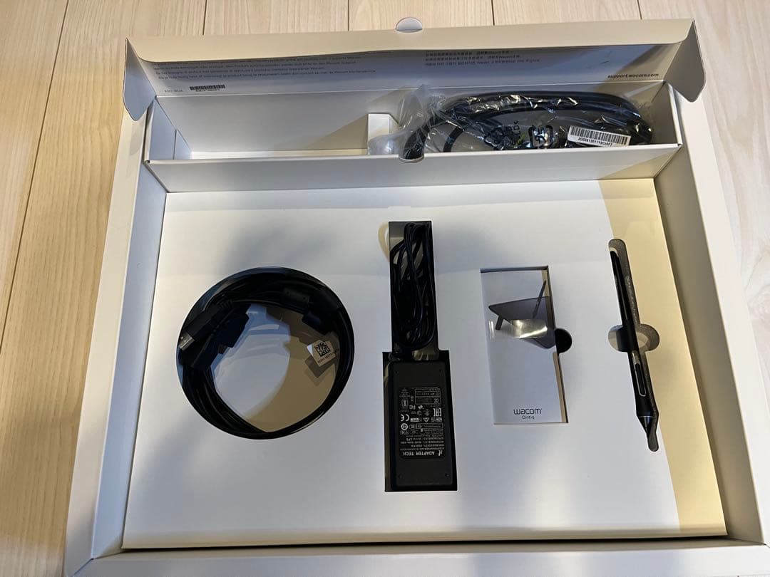 【山田】Wacom Cintiq 16 DTK1660K1D