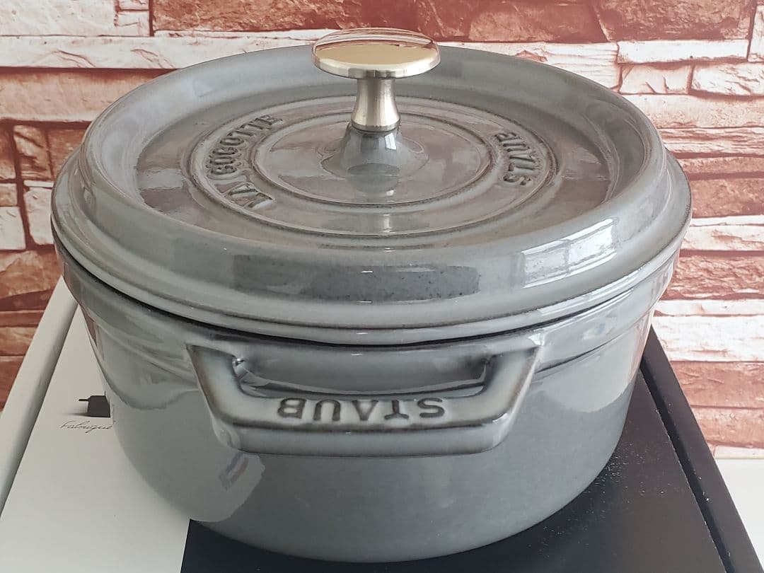 【正規品シリアルナンバー付】staubピコ・ココットラウンドストウブ