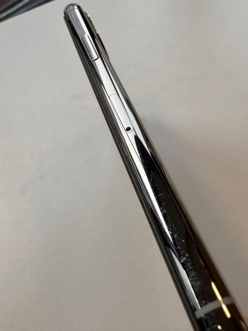 Apple iPhone 11 Pro 256GBシルバー バッテリー100%