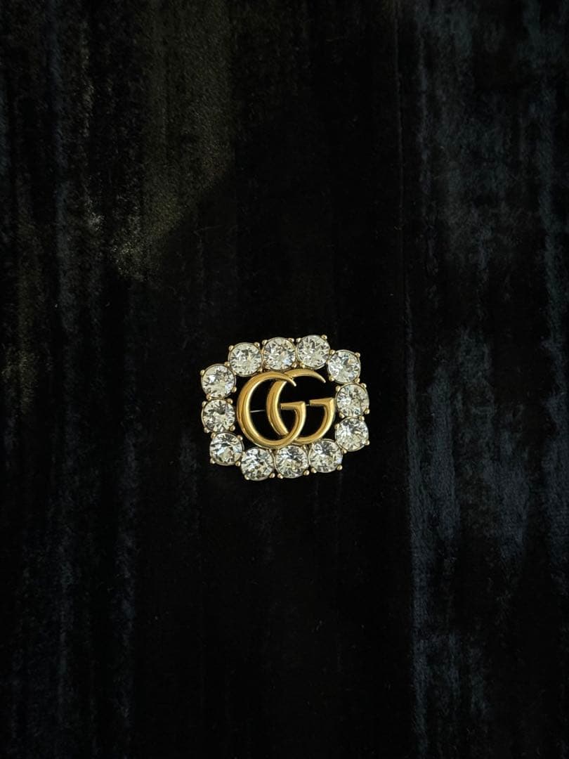 GUCCI ダブルG クリスタルブローチ