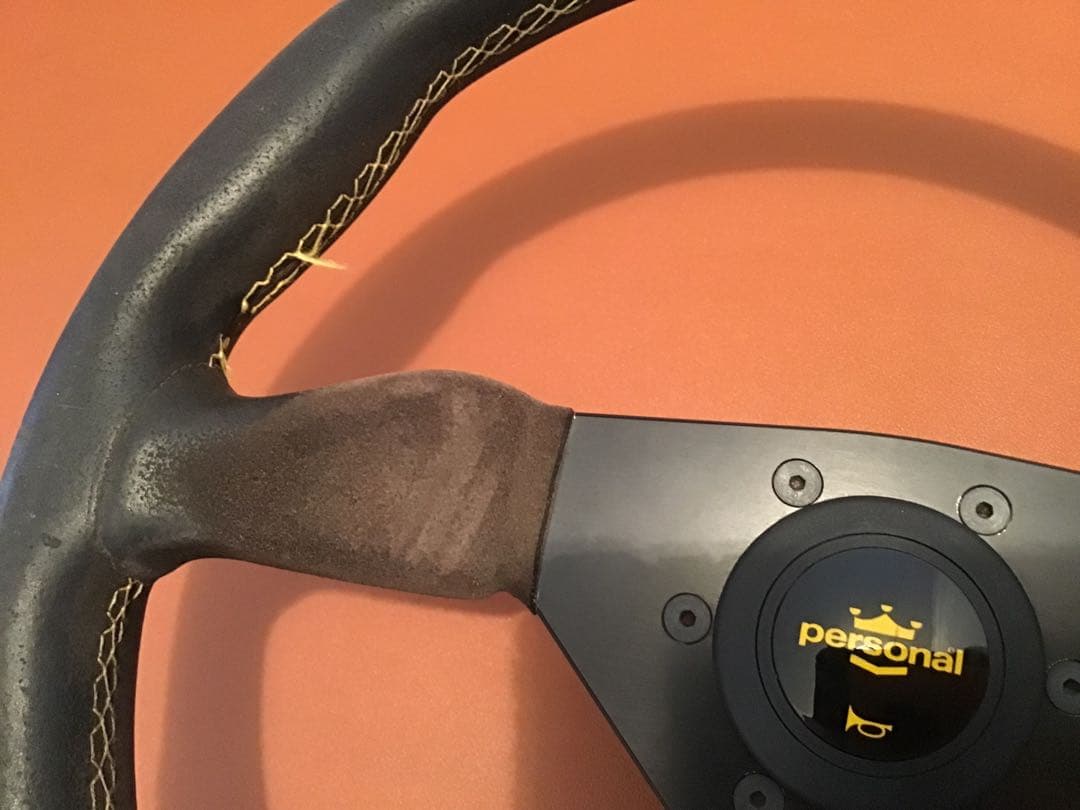 車ステアリング　パーソナル　グリンタ　イエローステッチ　バックスキン　35φ