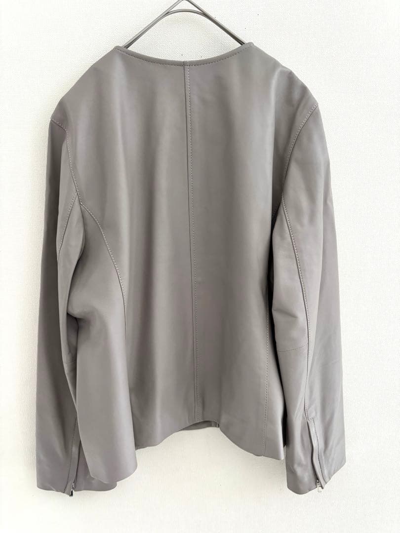 新品　23区　ラムレザー ノーカラー ブルゾン　グレージュ　46