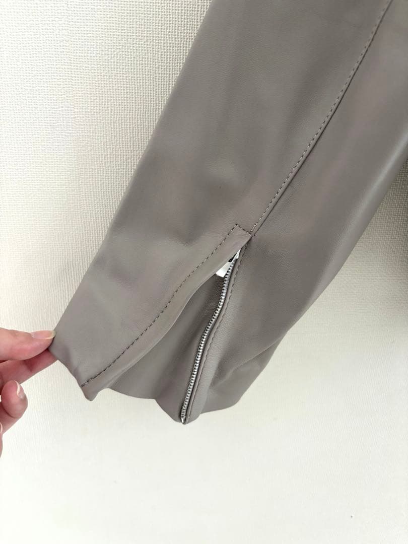 新品　23区　ラムレザー ノーカラー ブルゾン　グレージュ　46