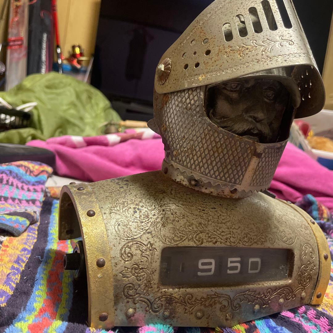 ニッカウィスキー の西洋騎士（甲冑）ラジオ兼時計ディスプレイ用 ジャンク品