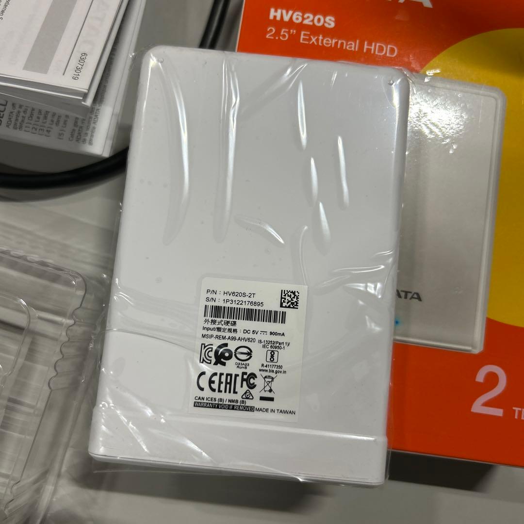 エイデータ　外付けハードドライブ 2TB HV620S ホワイト