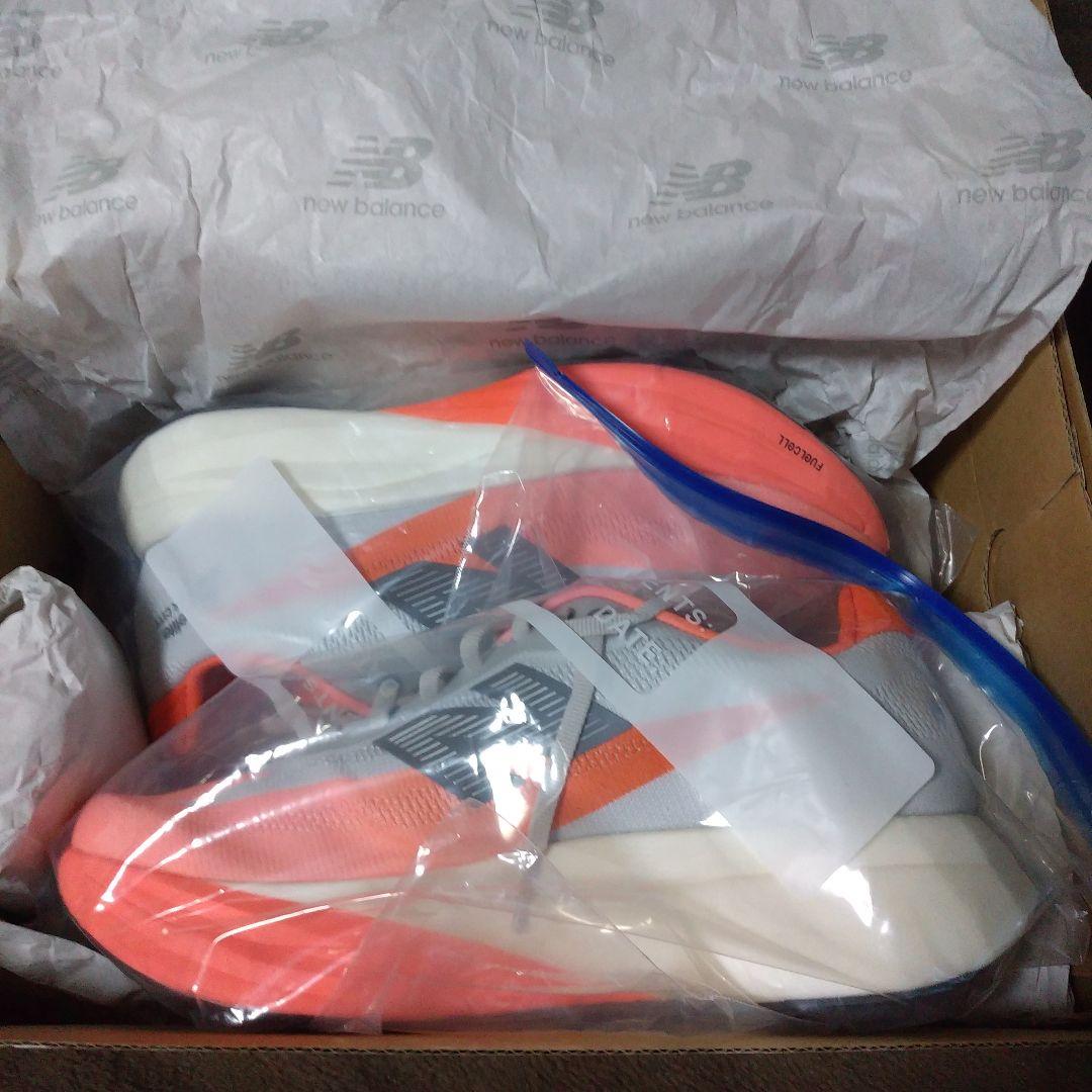 ニューバランス　フューエルセルSCエリートV5　限定モデル