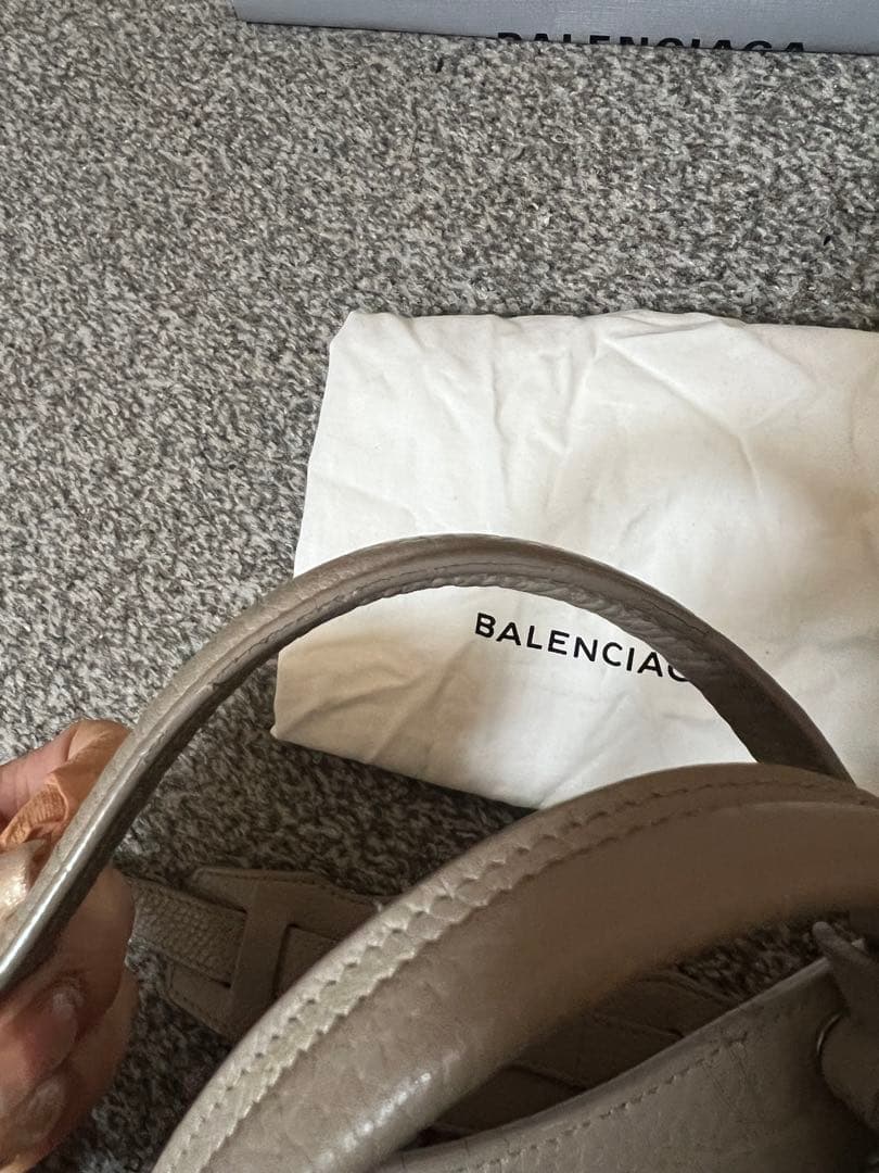 BALENCIAGA 正規品　パンチング　ハンドバッグ