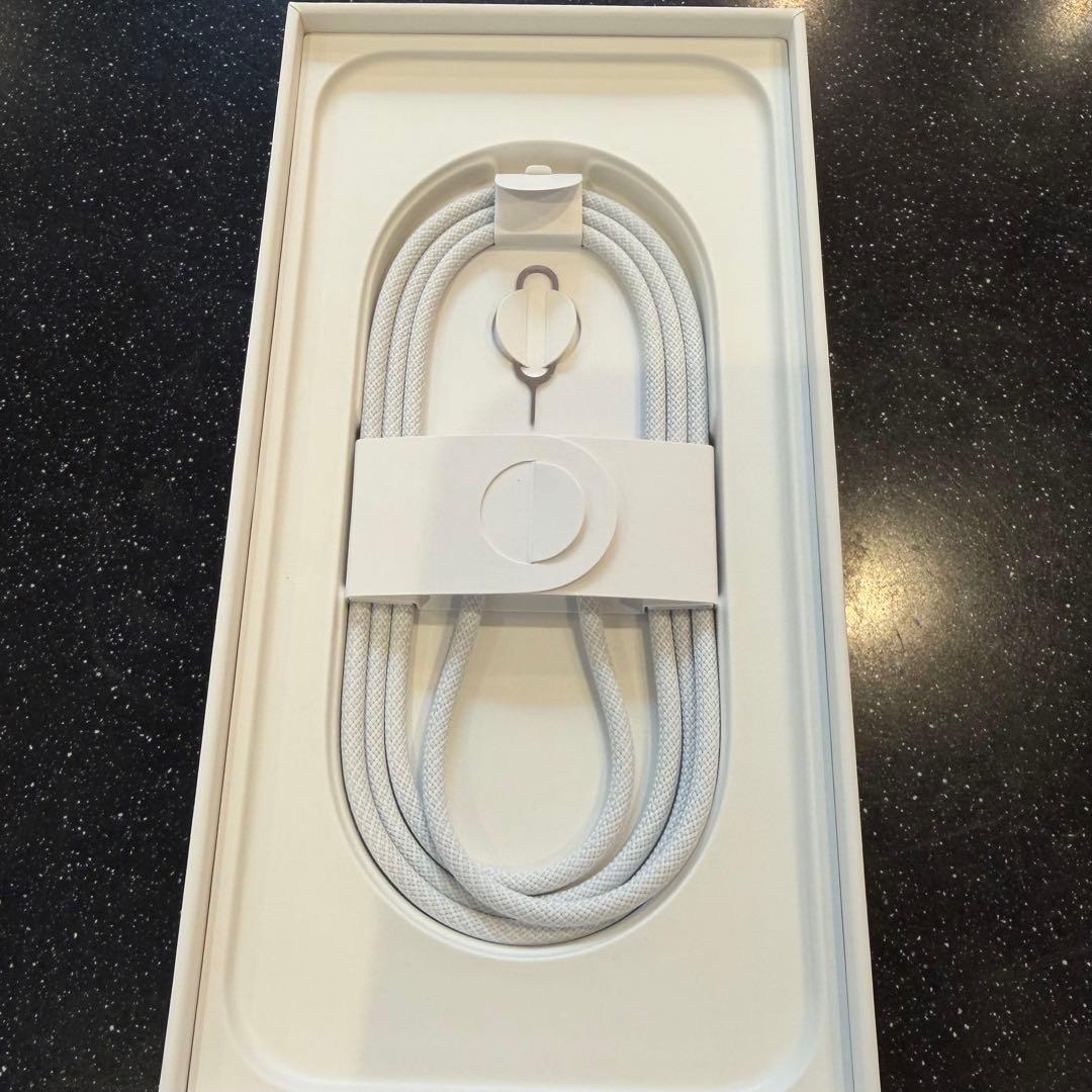 【超美品】iPhone 16 Pro Max ゴールド 本体