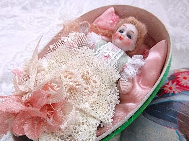 アンティーク　ミニョネット　ジャーマン　☆ 　ビスクドール　エッグコンテナ