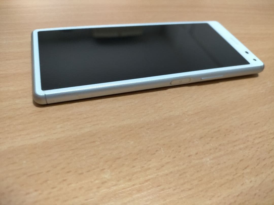 simフリー　XPERIA 8 Lite