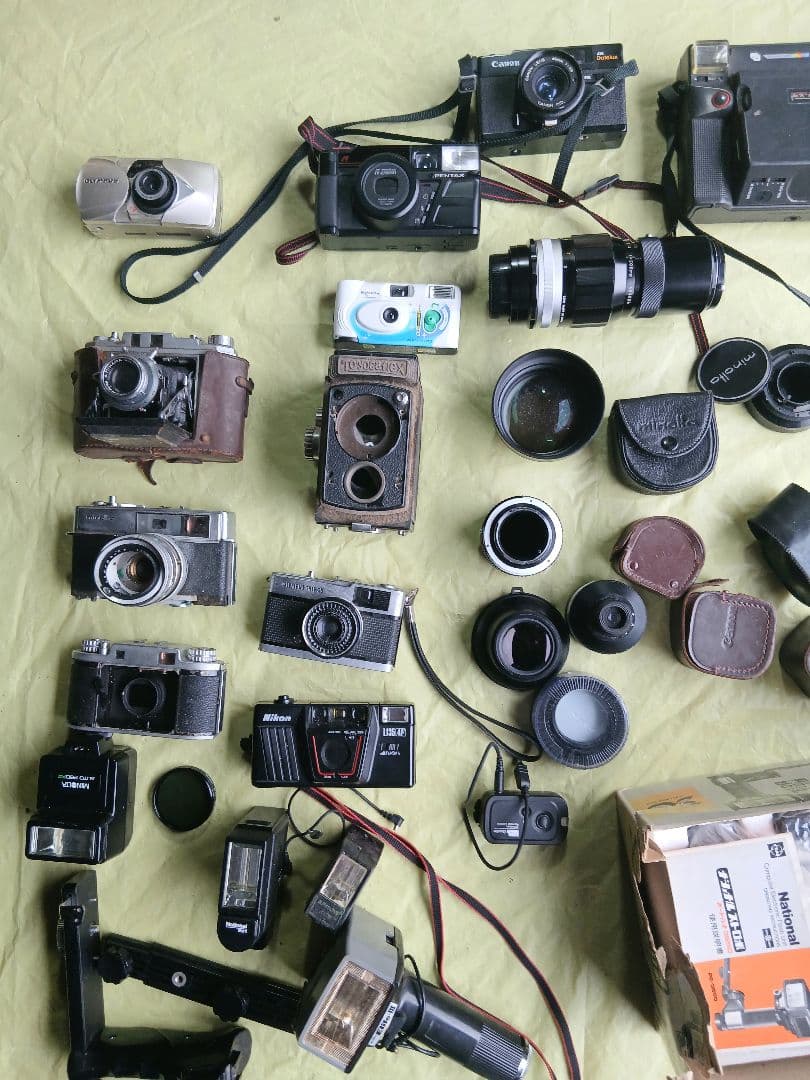フィルムカメラ&レンズ&ストロ ボまとめ売り「ジャンク」