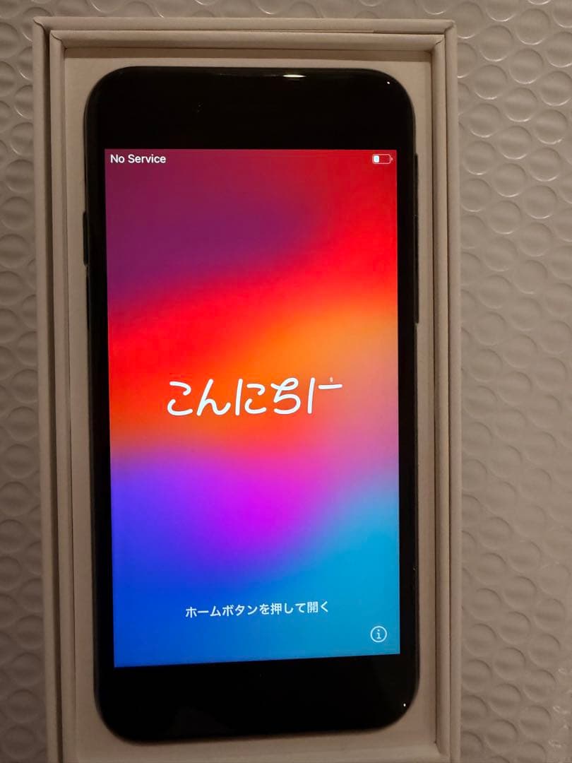 じゅん Apple iPhone SE 64GB 箱付き
