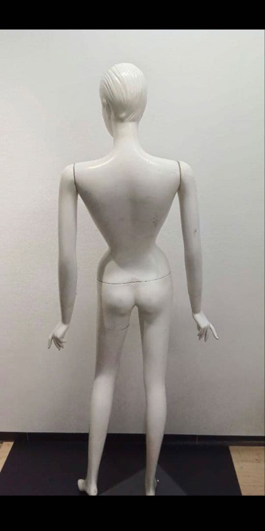 女性用ホワイトマネキン
