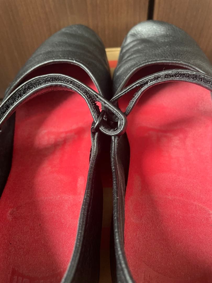 29日まで限定値下げ☆美品☆カンペール本革ストラップ付きフラットシューズ