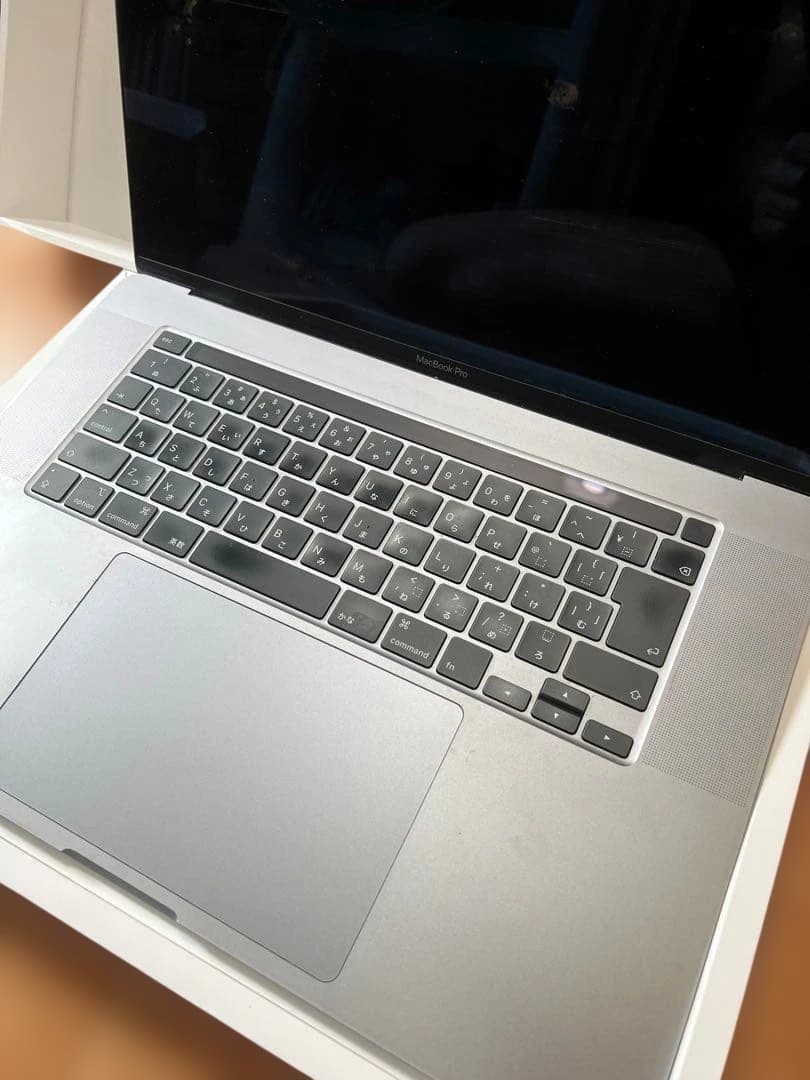 MacBook Pro 16インチ本体