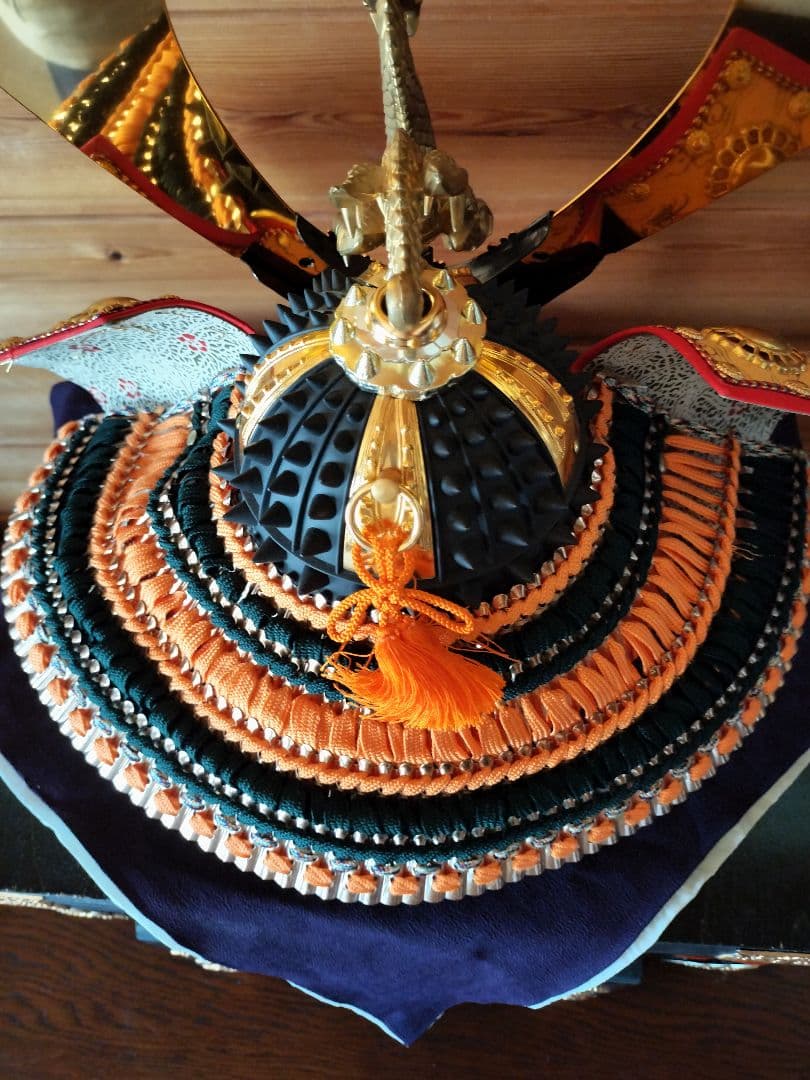 五月人形　鎧師　龍玉作　純金鍍金　兜