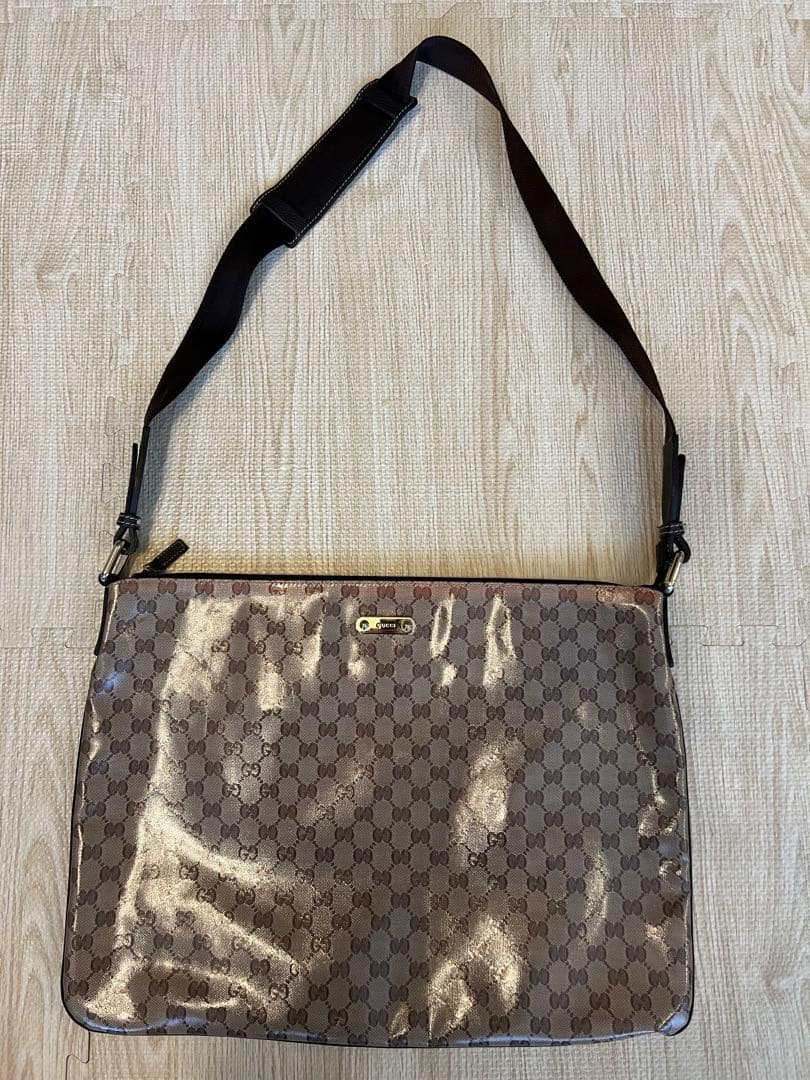GUCCI ブラウン ショルダーバッグ 光沢仕上げ