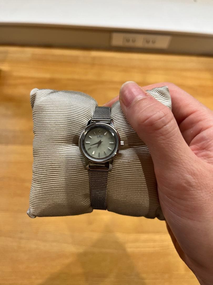 ete シルバー メッシュバンド ソーラーウォッチ