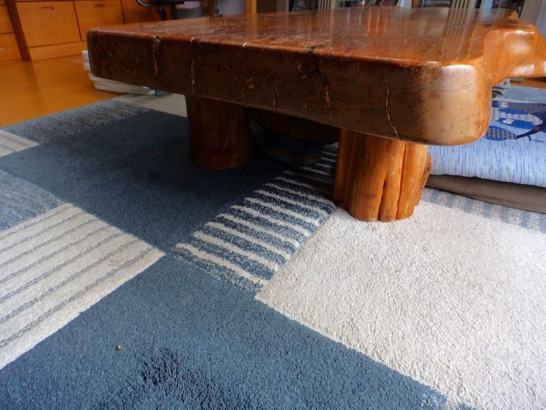 値下げしました！！　無垢材テーブル 自然な形状