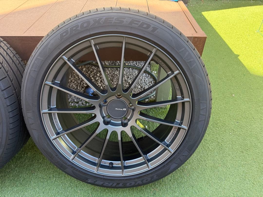 美品ENKEI RS05RR 20インチ114.3 8.5J +36タイヤセット