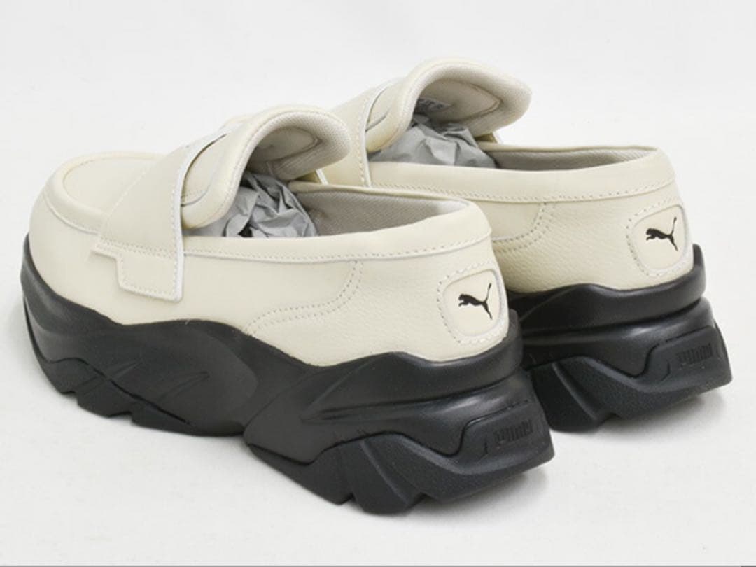 PUMA ローファー　レディース24cm ホワイト系　試着程度　美品