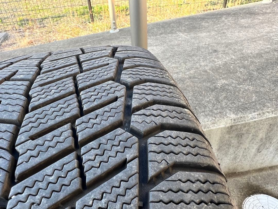 Continental 17インチ 冬タイヤ4本セット