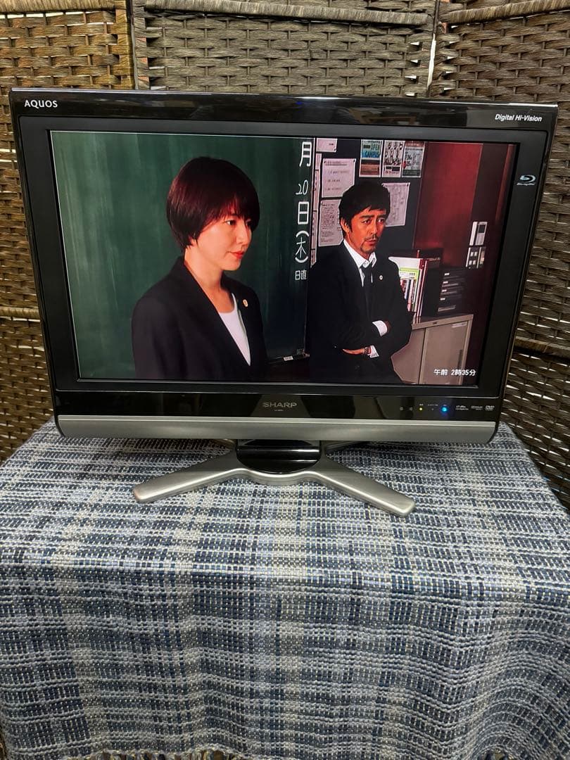 【洗浄消毒作業済】シャープ　ハイビジョン　液晶テレビ　ブルーレイLC-26DX1