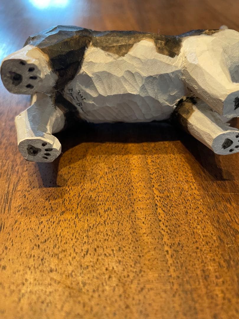 バンナイリョウジ　木彫猫　ブチ