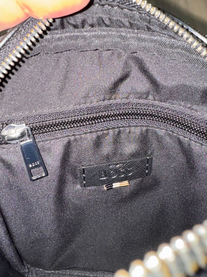 BOSS ブラック ショルダーバッグ　期間限定最終金額