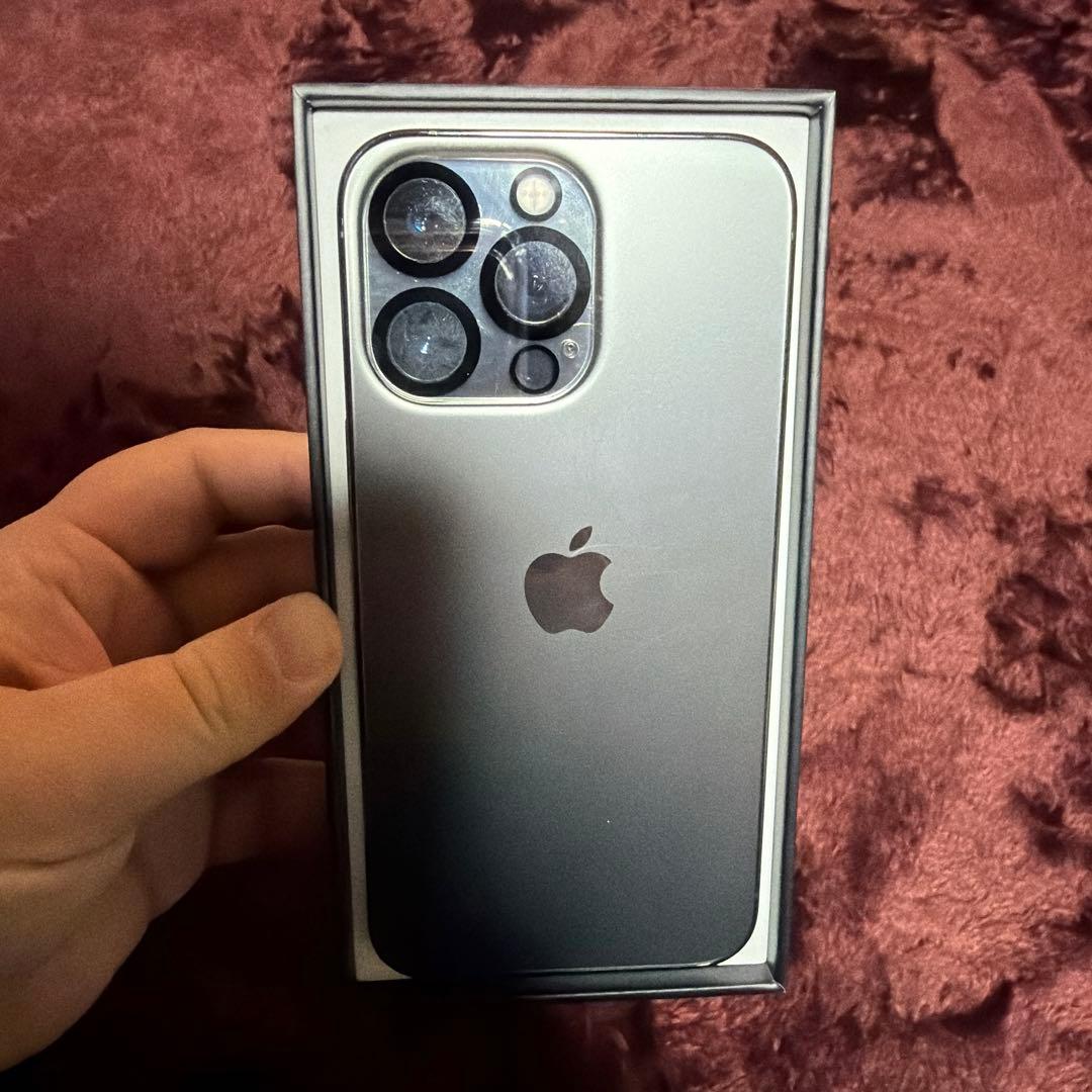 極美品　iPhone13 pro 128GB SIMフリー