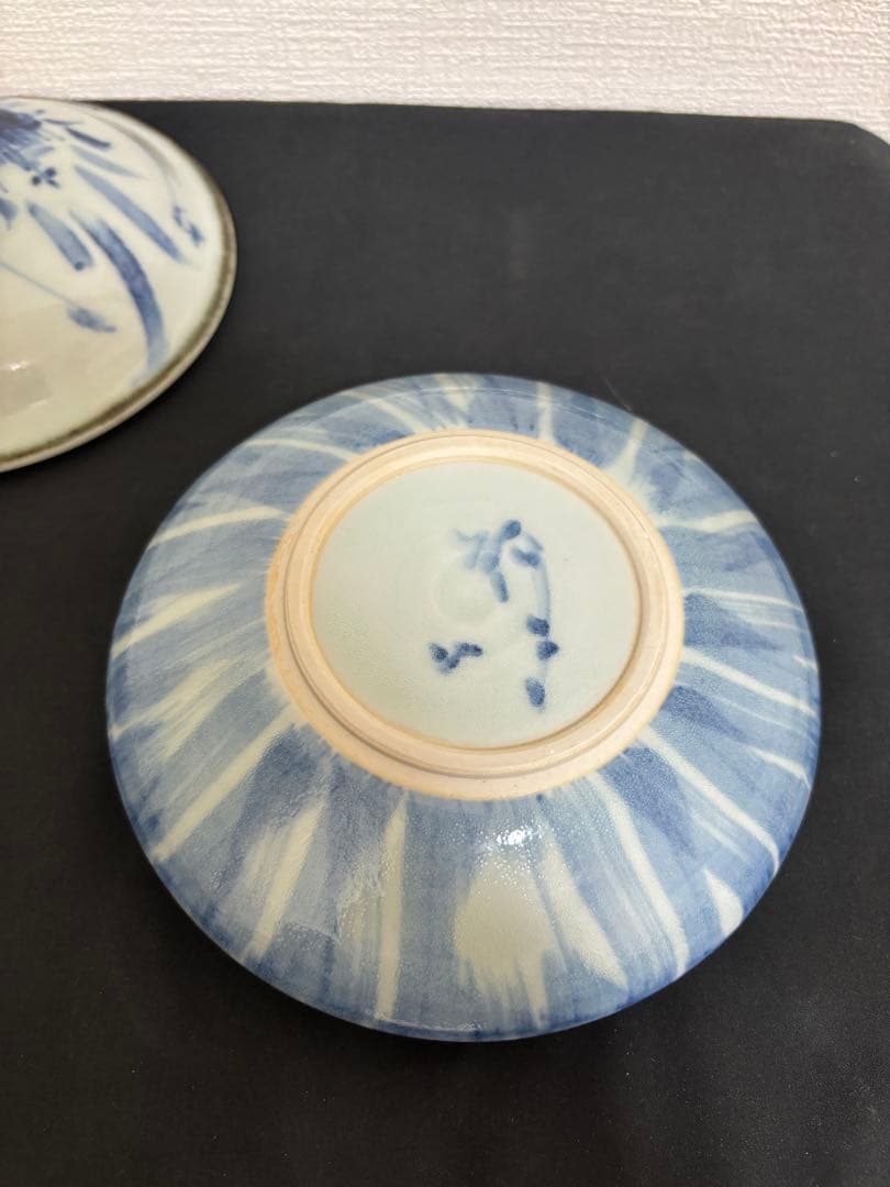 波佐見焼　　斉山窯(太田恵) 器　海老紋蓋付鉢