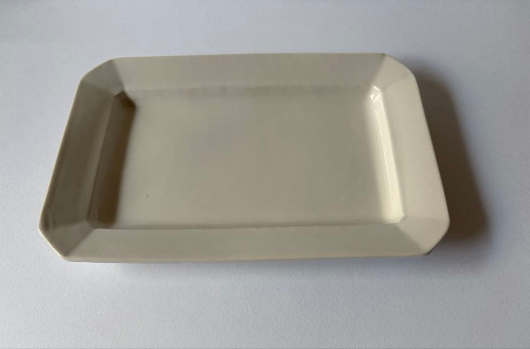 岡田直人　長角皿