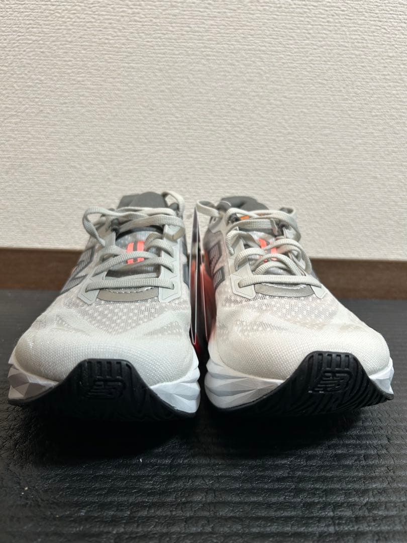 【新品未使用】NewBalance フューエルセル レベルV5 NY