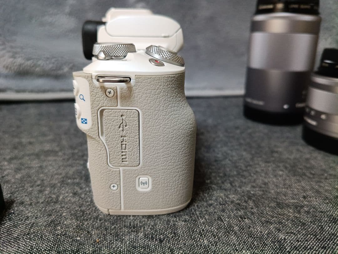 Canon EOS ミラーレス一眼 ホワイト