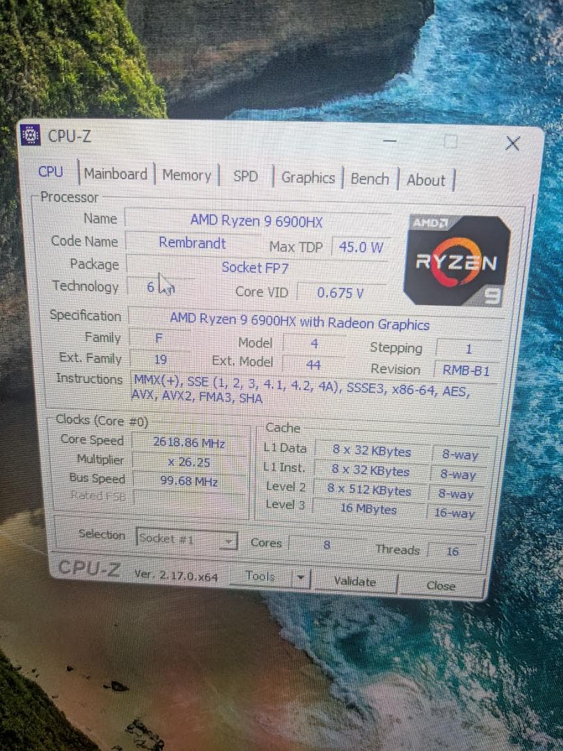 MINISFORUM UM690L Slim ミニpc