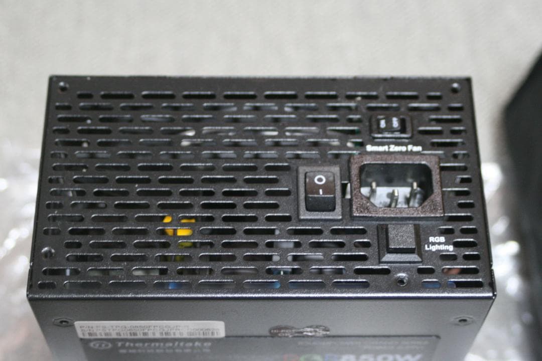 補償残6年有850W ThermaltakeToughpowerGrandRGB