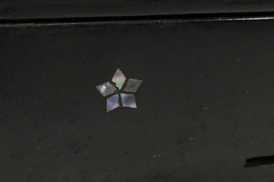 螺鈿 三つ葉葵 徳川紋 鍔 箱(K-LC769)