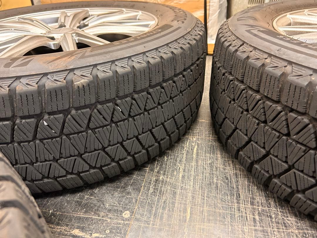 ブリヂストン BLIZZAK DM-V3 225/60R17 スタッドレス