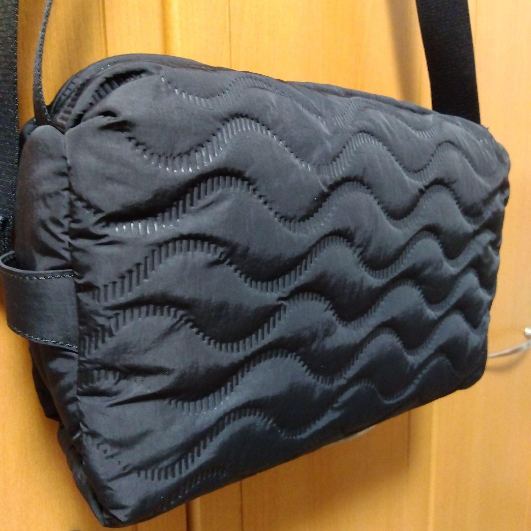 GAMPER ブラックショルダーバッグ