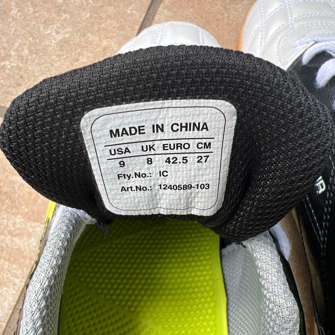 アンダーアーマーフリーリー白／黒