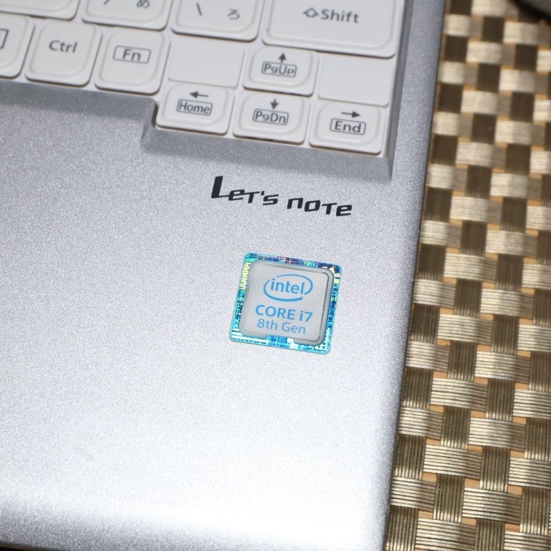 小型軽量！Win11公式対応8世代i7/メ8G/新品SSD/DVD/無線/カメラ